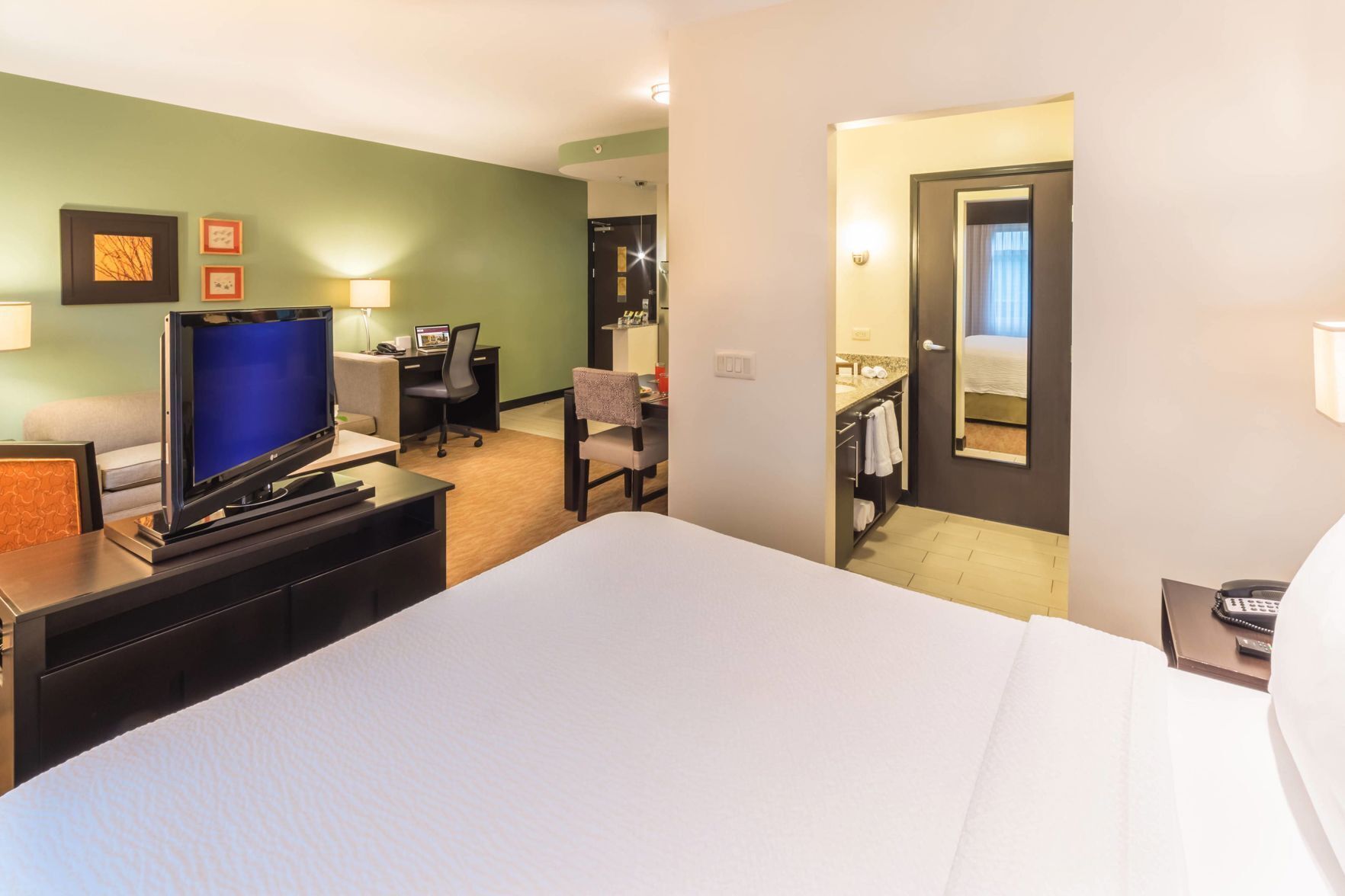 In-room safe, desk, soundproofing, iron/ironing board