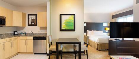 Studio, 1 Queen Bed with Sofa bed