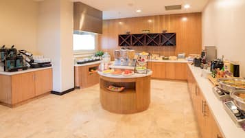 Colazione a buffet inclusa, servita tutte le mattine