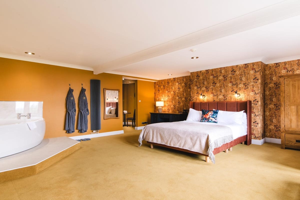 Quarto superior, 1 cama de casal, para não fumantes (Four Poster Bed) | 1 quarto, roupas de cama premium, escrivaninha, cortinas blackout