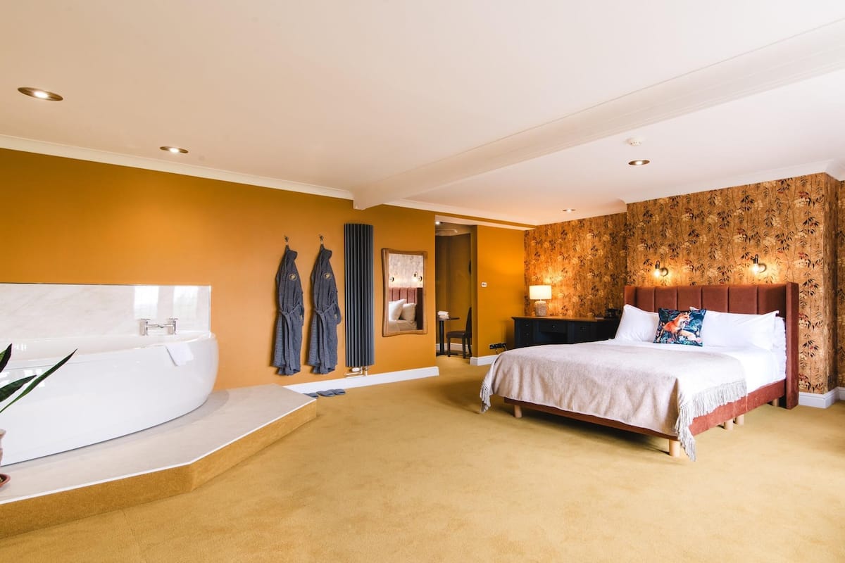 Superior Room, 1 Double Bed, Non Smoking (Four Poster Bed) | Premium bedding, desk, blackout drapes, iron/ironing board