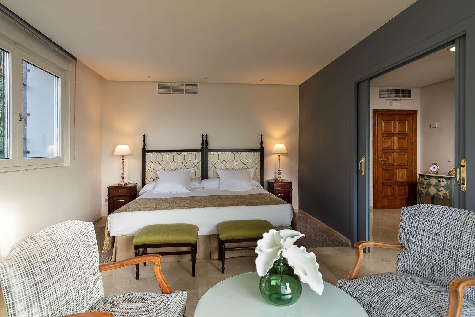 Minibar, in-room safe, desk, soundproofing