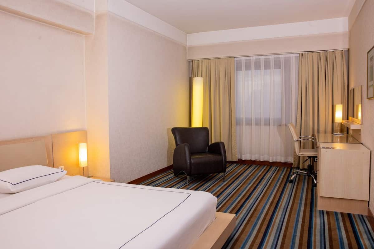 Premium bedding, Select Comfort beds, minibar, in-room safe