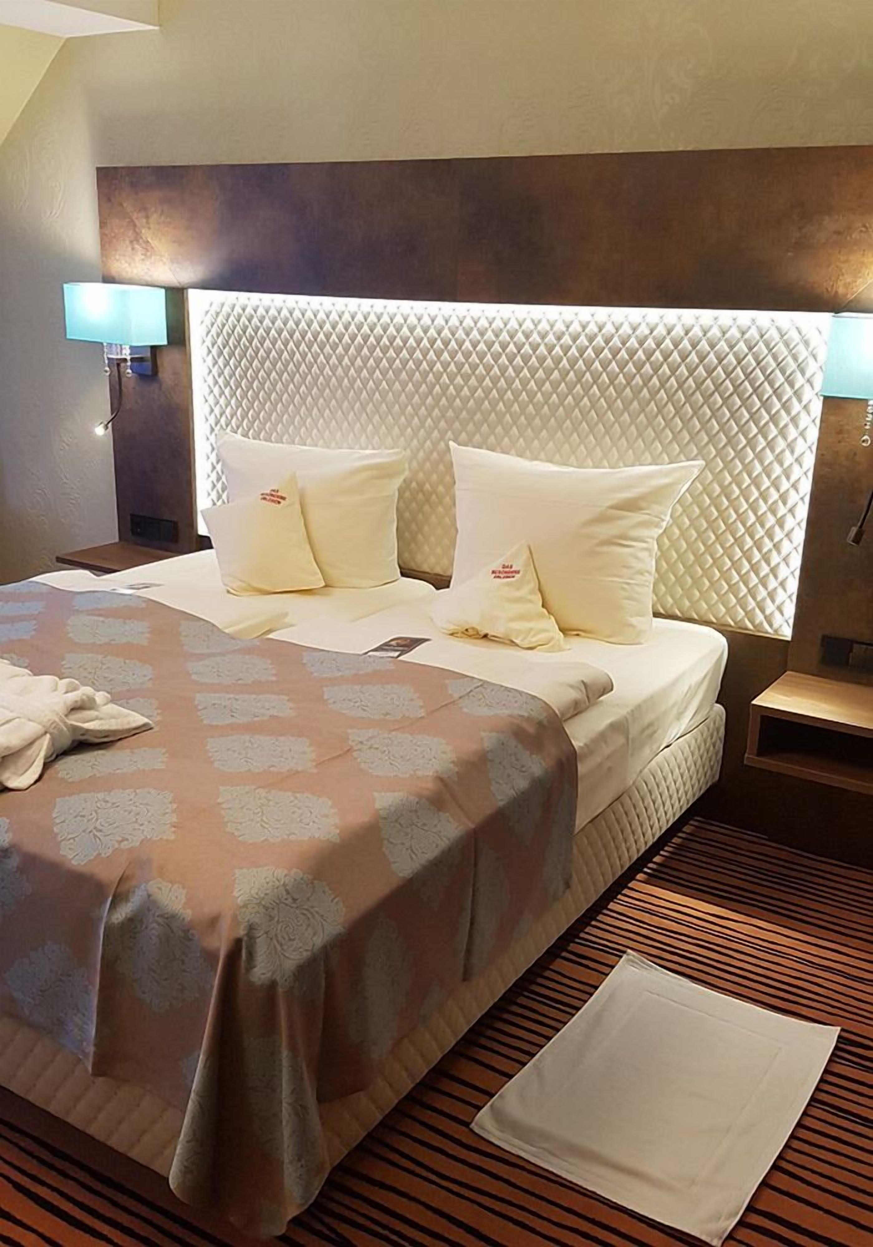 in-room safe, desk, soundproofing, iron/ironing board