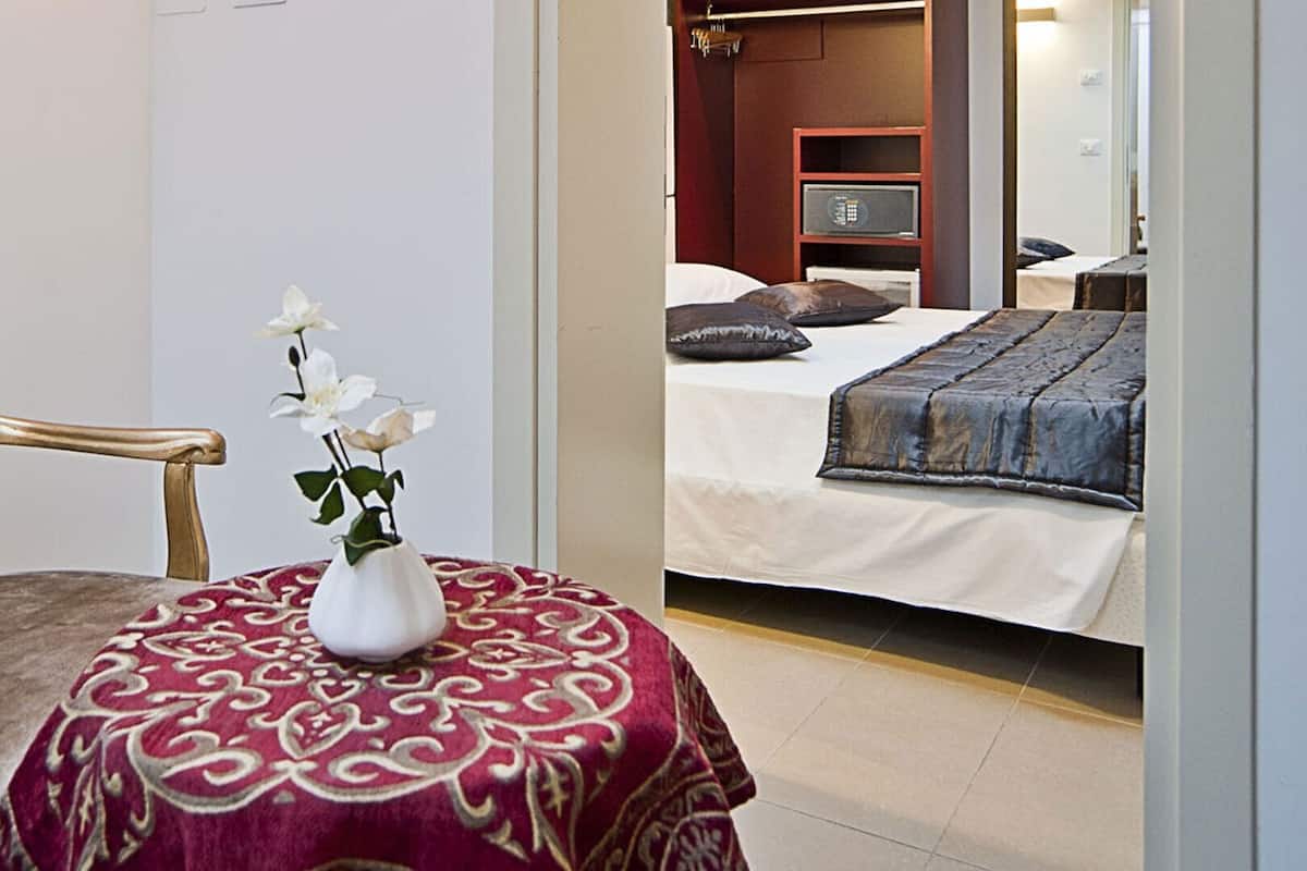 Down comforters, minibar, in-room safe, desk
