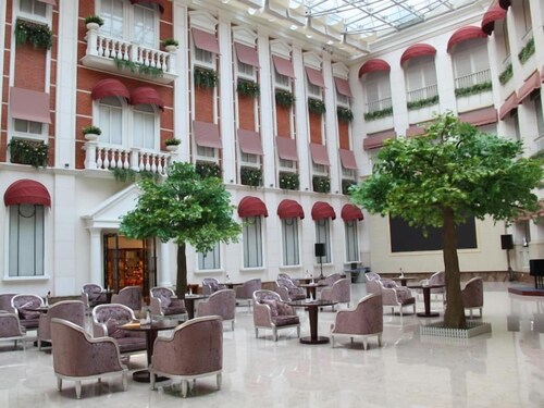 Huaxia Pearl Hotel