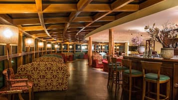 Bar lounge