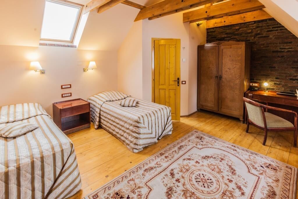 standard twin room, 2 single beds | bathroom | hair dryer, towels