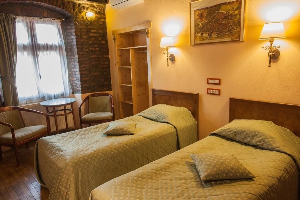 standard twin room, 2 single beds | premium bedding, minibar, desk, iron/ironing board