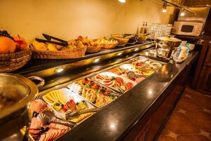 Desayuno buffet todos los días (con cargo)