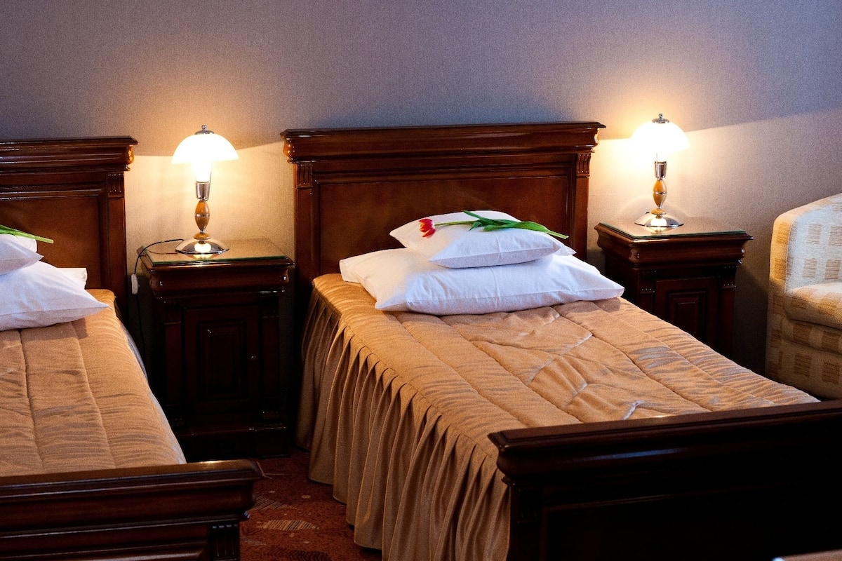 Chambre avec lits jumeaux (4 stars) | Minibar, coffre-fort, fer et planche à repasser