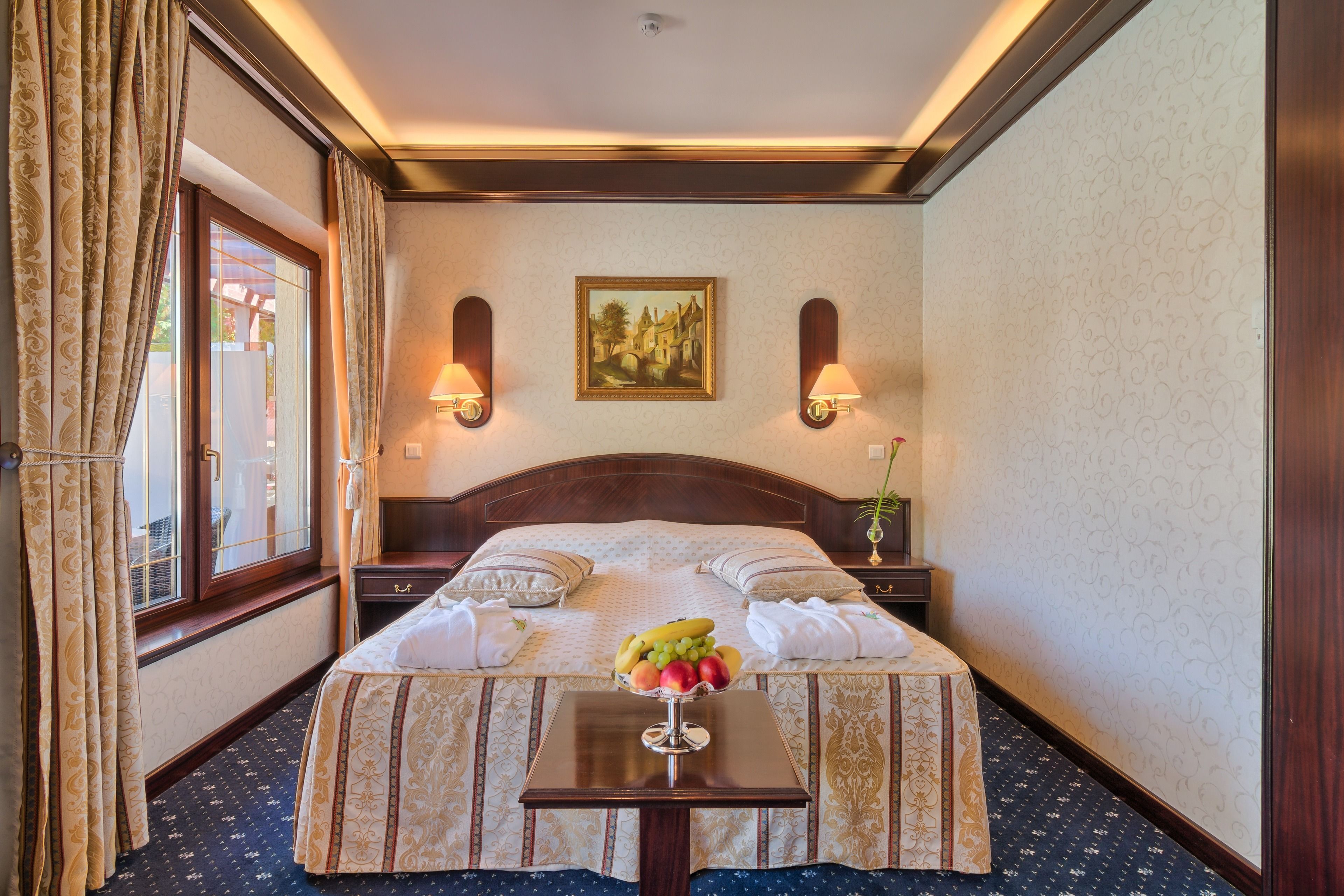 frette italian sheets, premium bedding, memory-foam beds, minibar