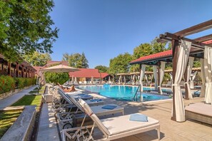 Indoor pool, outdoor pool