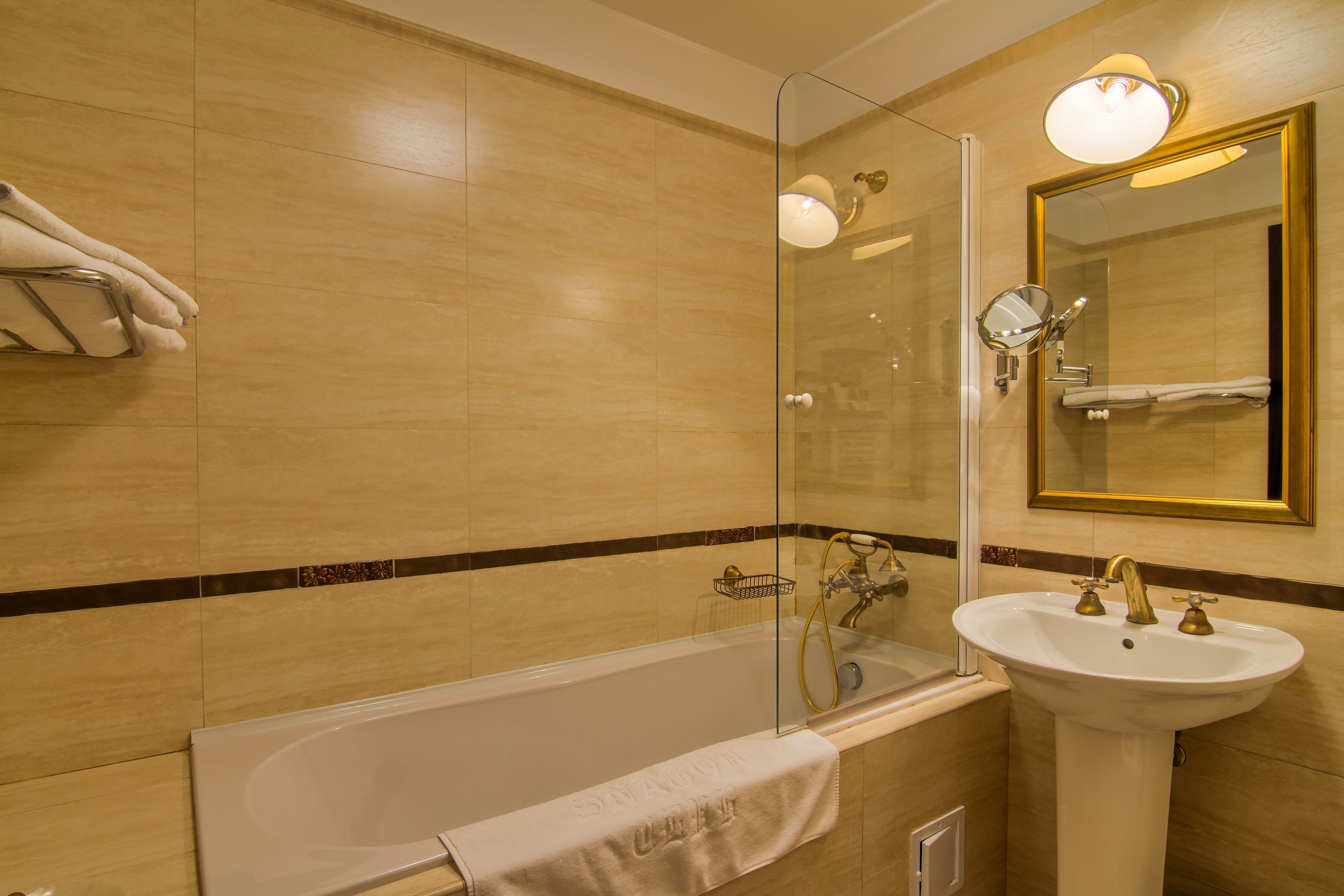 standard double room | bathroom | bathtub, free toiletries, hair dryer, dressing gowns