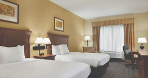 In-room safe, desk, laptop workspace, blackout drapes - Country Inn & Suites by Radisson, Goodlettsville, TN (Goodlettsville)
