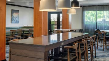 Free daily continental breakfast