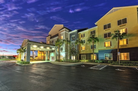 Exterior. Fairfield Inn & Suites by Marriott Naples