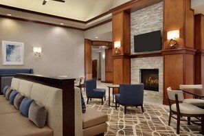 Lobby - Homewood Suites by Hilton Fort Smith (Fort Smith)