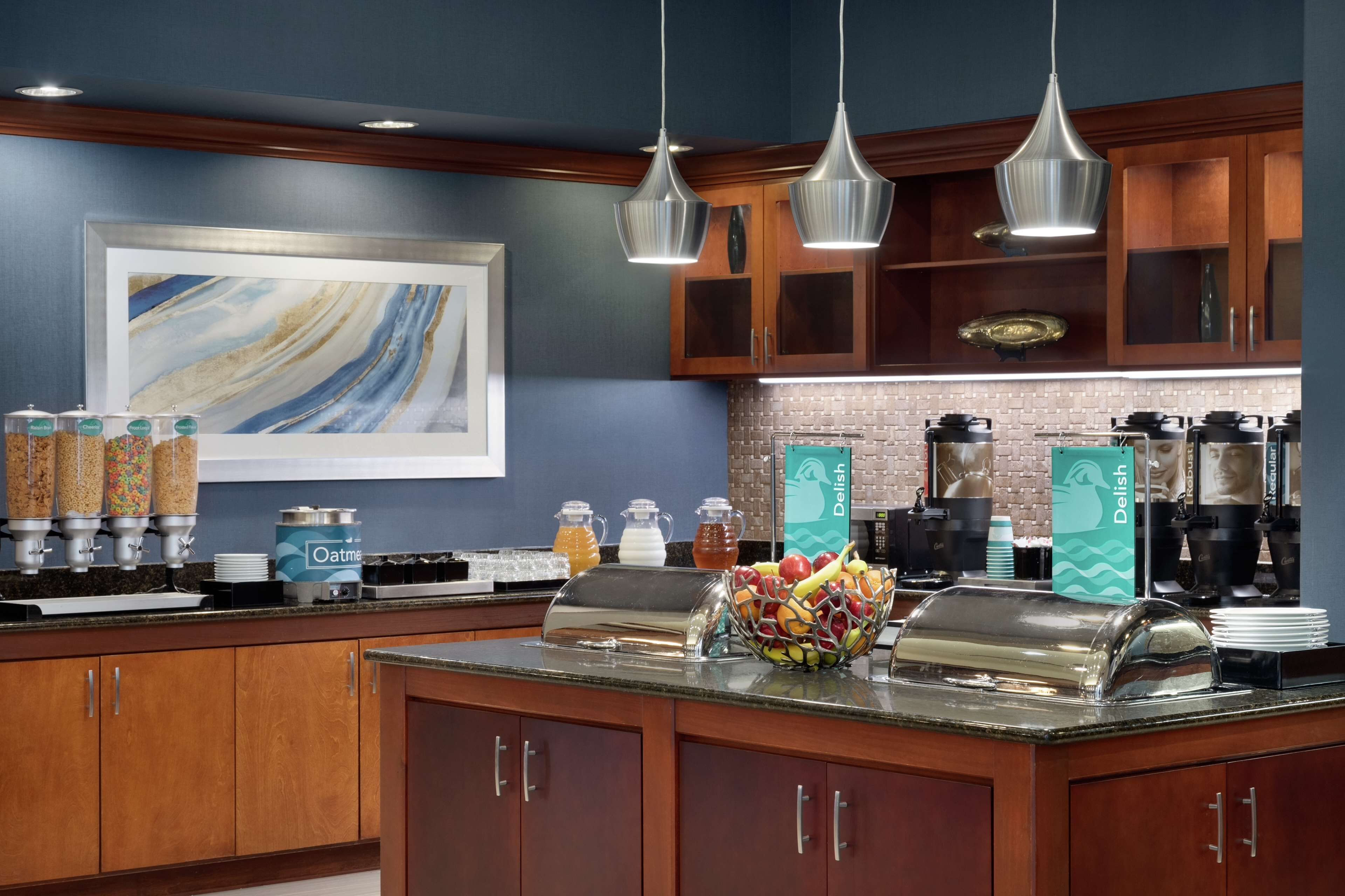 free daily breakfast