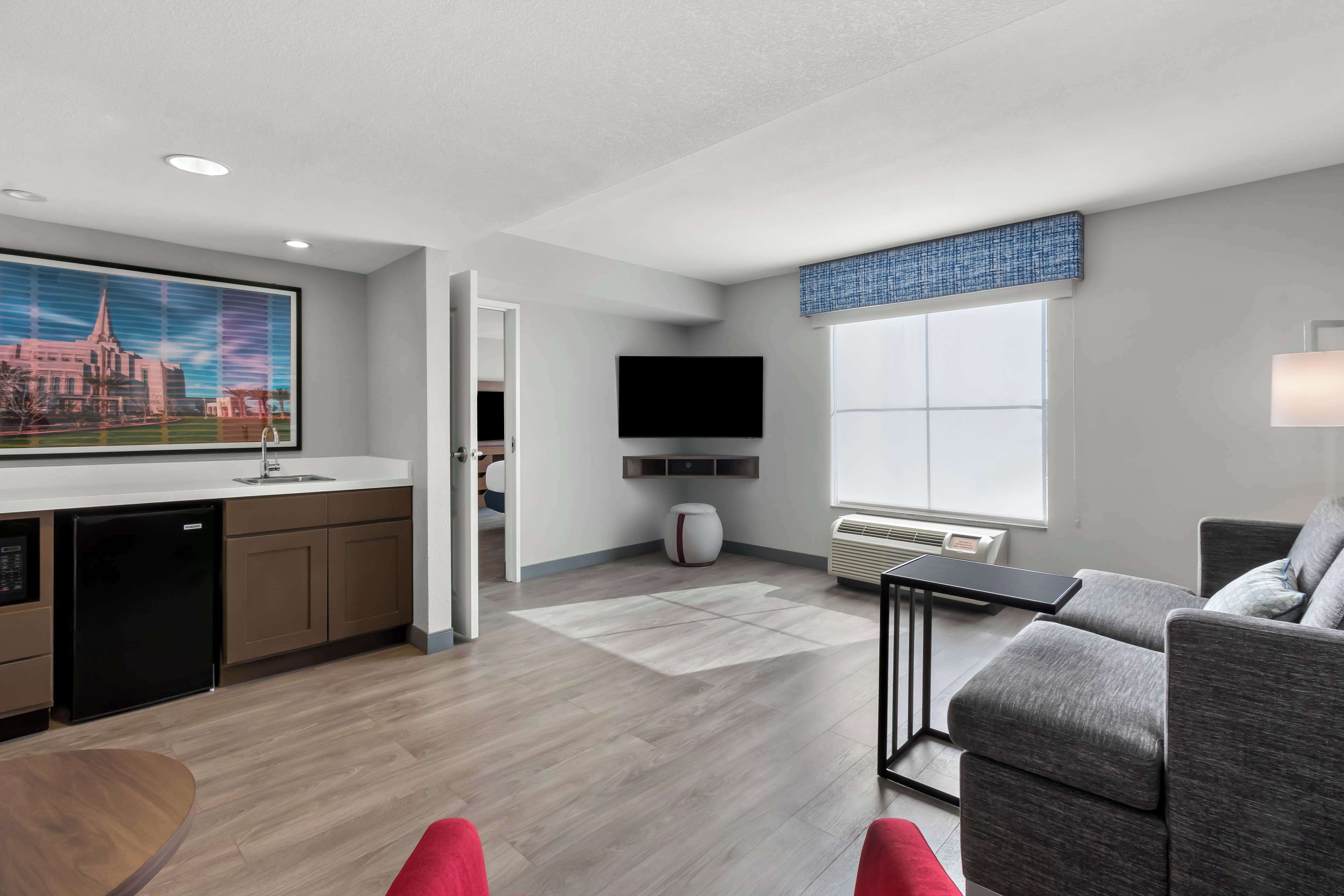 Televisión de pantalla plana, estación para reproductor de MP3