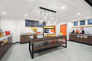 Free daily buffet breakfast - Hampton Inn & Suites Phoenix/Gilbert (Gilbert)