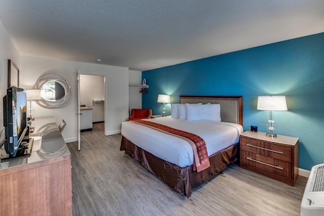 Standard Single Room, 1 King Bed, Accessible, Refrigerator & Microwave | Individually furnished, desk, laptop workspace, soundproofing