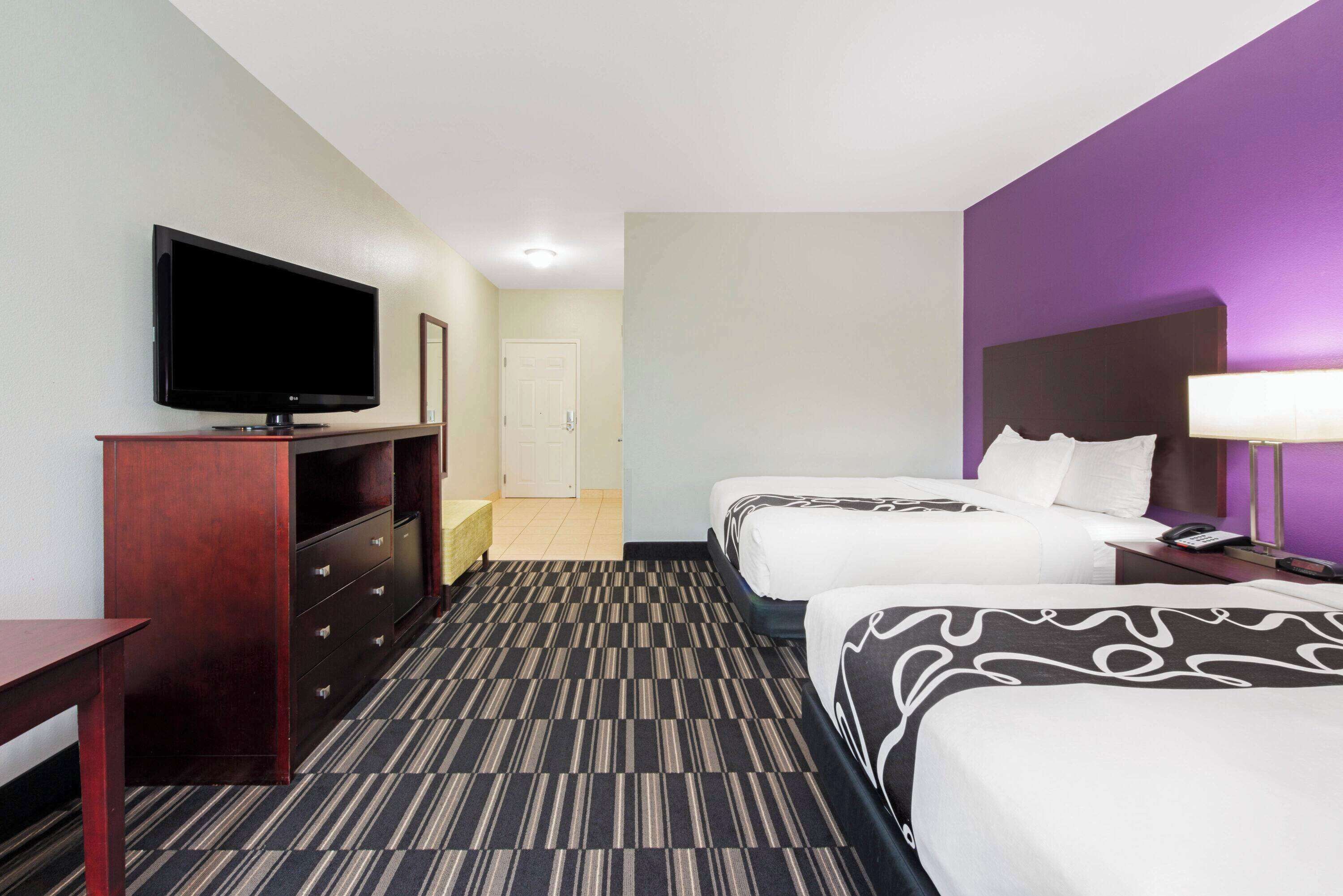 1 bedroom, down duvets, pillow-top beds, in-room safe