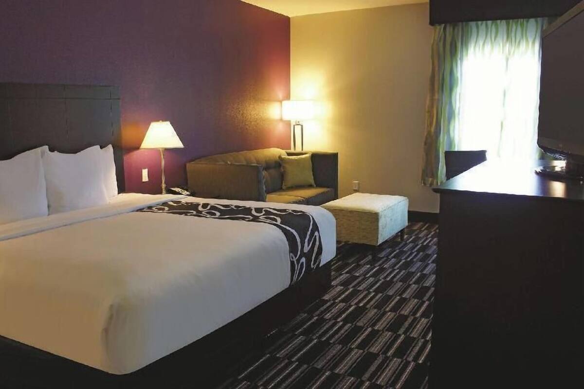 Edredón, camas con pillow-top y caja de seguridad en la habitación
