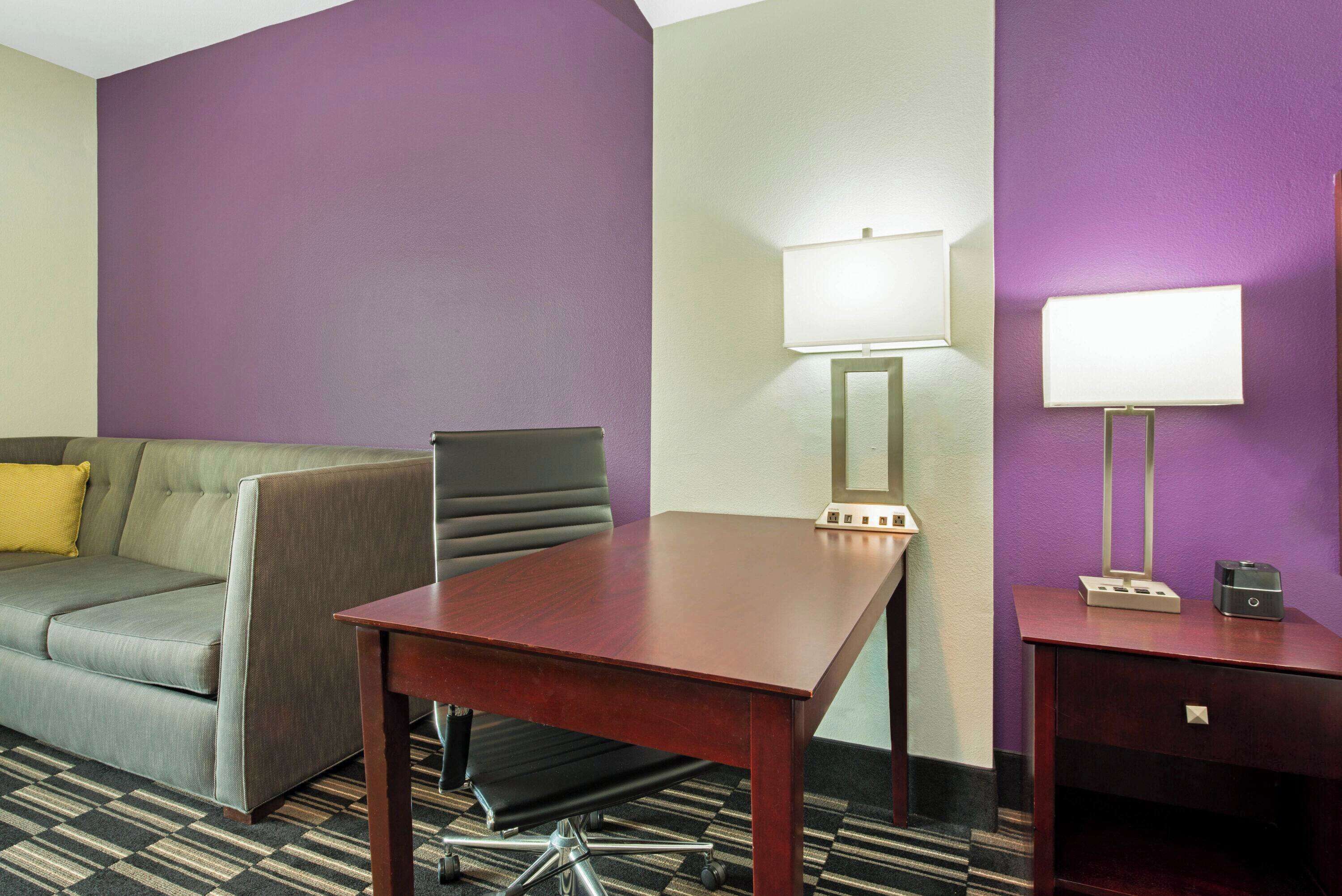 1 bedroom, down duvets, pillow-top beds, in-room safe