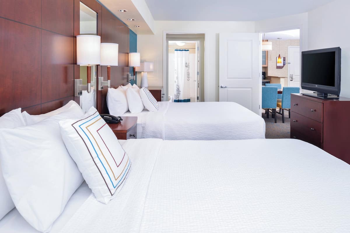 suite, 1 bedroom, non smoking | premium bedding, desk, iron/ironing board, free cots/infant beds