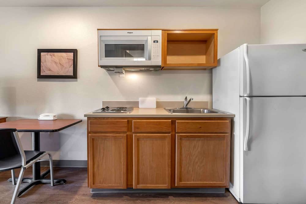 Extended Stay America Select Suites - Indianapolis - West