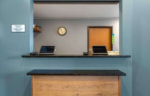 Lobby - Extended Stay America Select Suites - Indianapolis - West (Indianapolis)