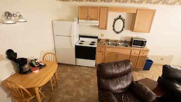 Suite, 1 Queen Bed | Egyptian cotton sheets, premium bedding, down duvets