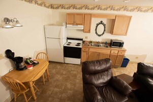 套房, 1 张大床 | 埃及棉床单、高档床上用品、羽绒被、特色装修