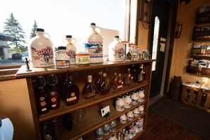 Lobby - Blue Spruce Motel (Massena)