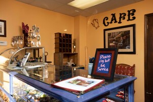 入住/退房自助服务终端