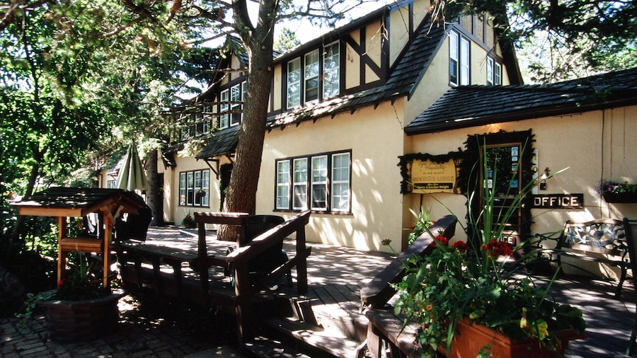 Crandell Mountain Lodge