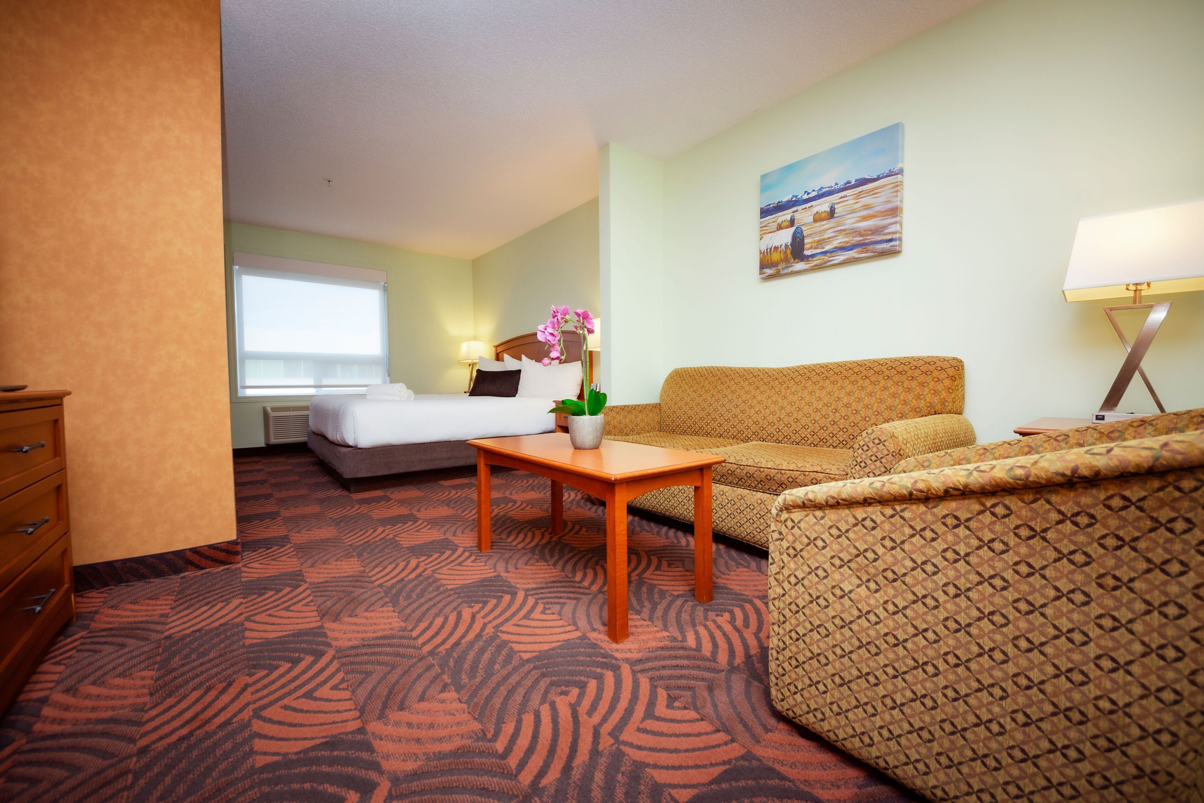 Photo - Service Plus Inns and Suites Calgary