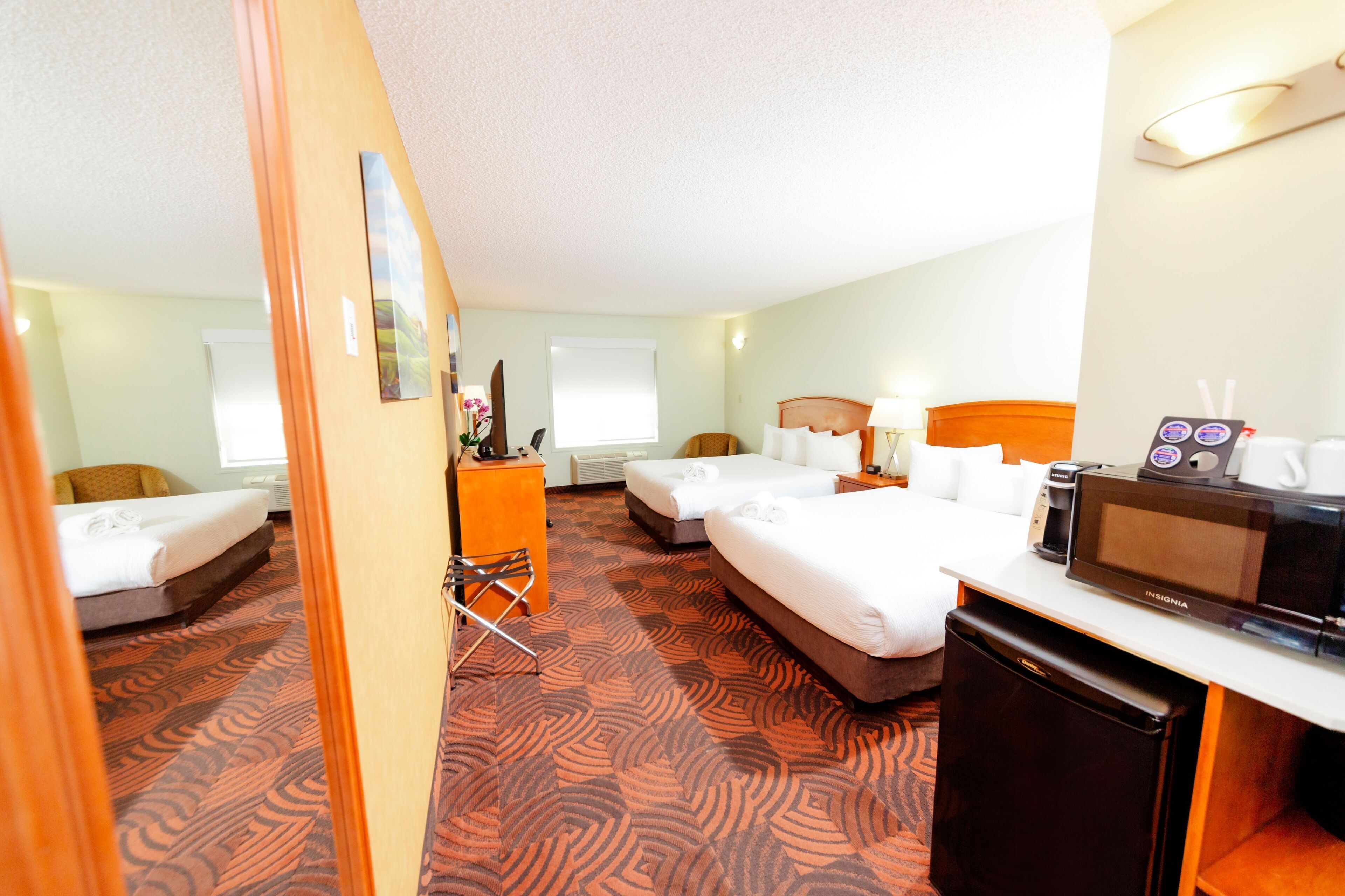 premium double room | 2 bedrooms, premium bedding, desk, laptop workspace