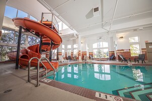 Indoor pool, pool loungers