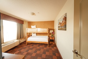 Family Suite | 2 bedrooms, premium bedding, desk, laptop workspace