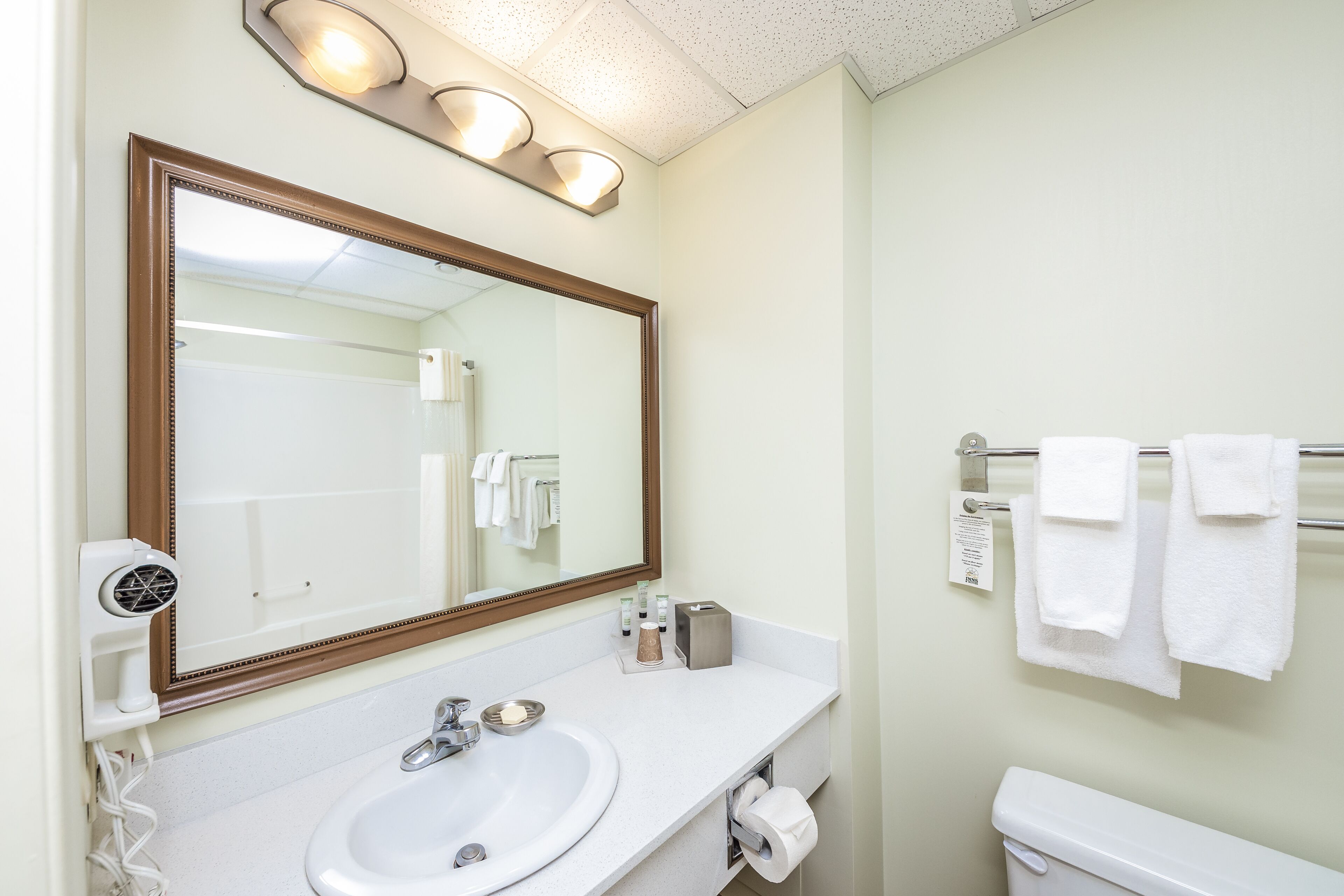family suite | bathroom | combined shower/bathtub, free toiletries, hair dryer, bathrobes