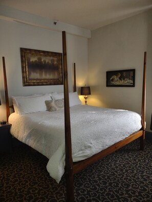 Traditional Room, 1 King Bed