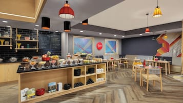 Breakfast, lunch and dinner served