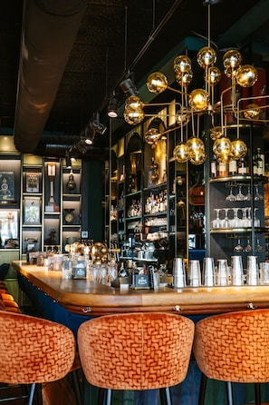 2 bars/lounges, cocktail bar - Ambassador City Centre Hotel (Haarlem)