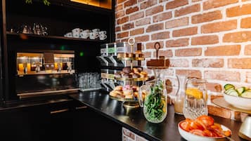 Daily buffet breakfast (EUR 19.50 per person)