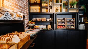 Desayuno buffet diario (EUR 19.50 por persona)