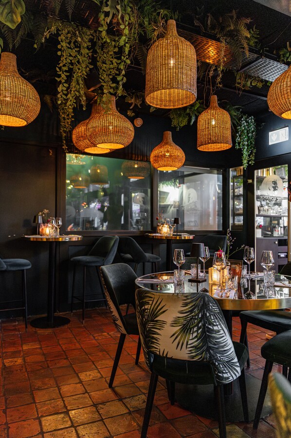 Breakfast, lunch and dinner served - Ambassador City Centre Hotel (Haarlem)