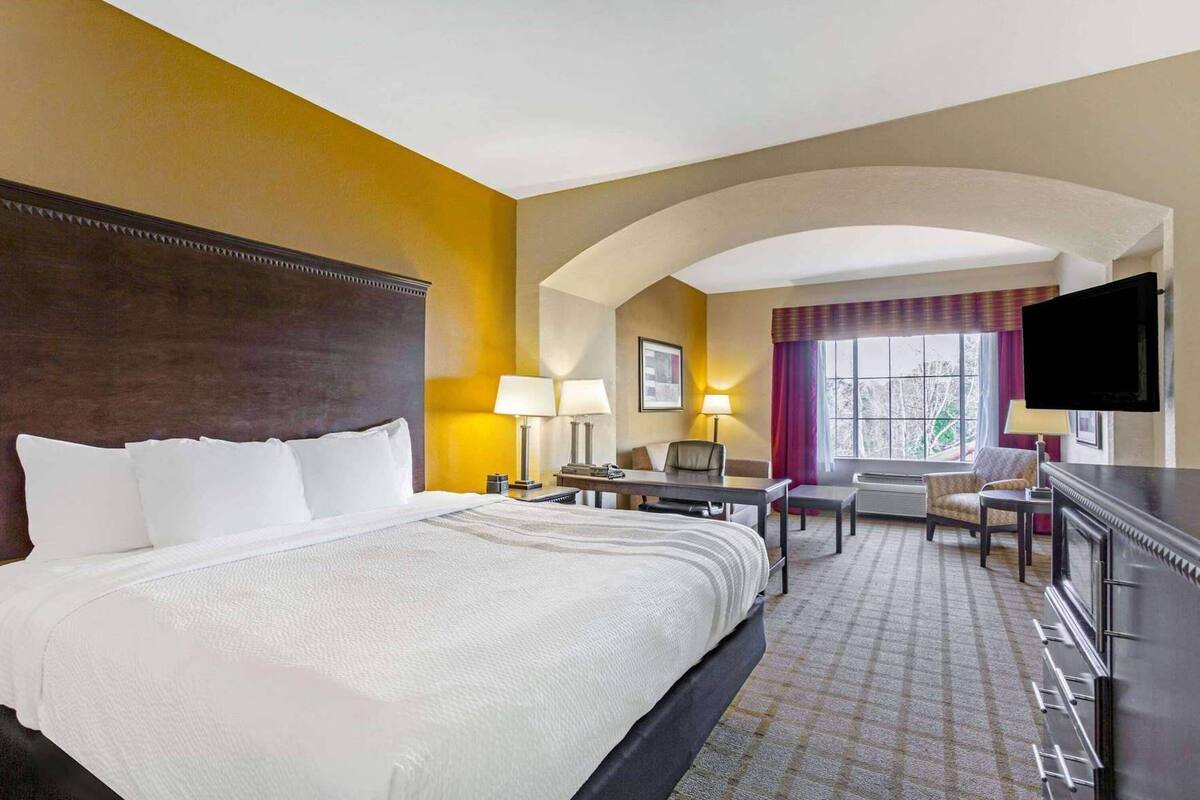 Premium bedding, pillowtop beds, desk, blackout drapes