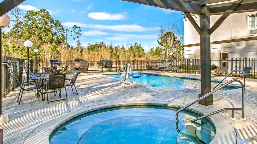 La Quinta Inn & Suites by Wyndham Mobile Satsuma / Saraland